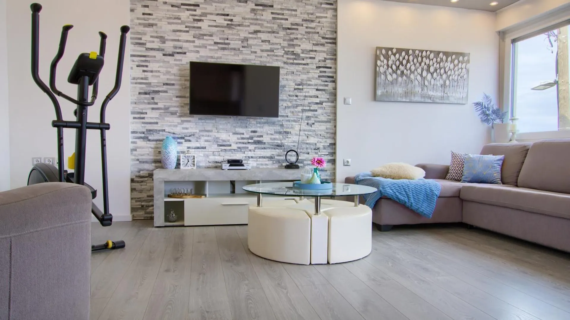 Luxury Sunrise Jacuzzi Apts, 50 M From The Beach Kali Lägenhet