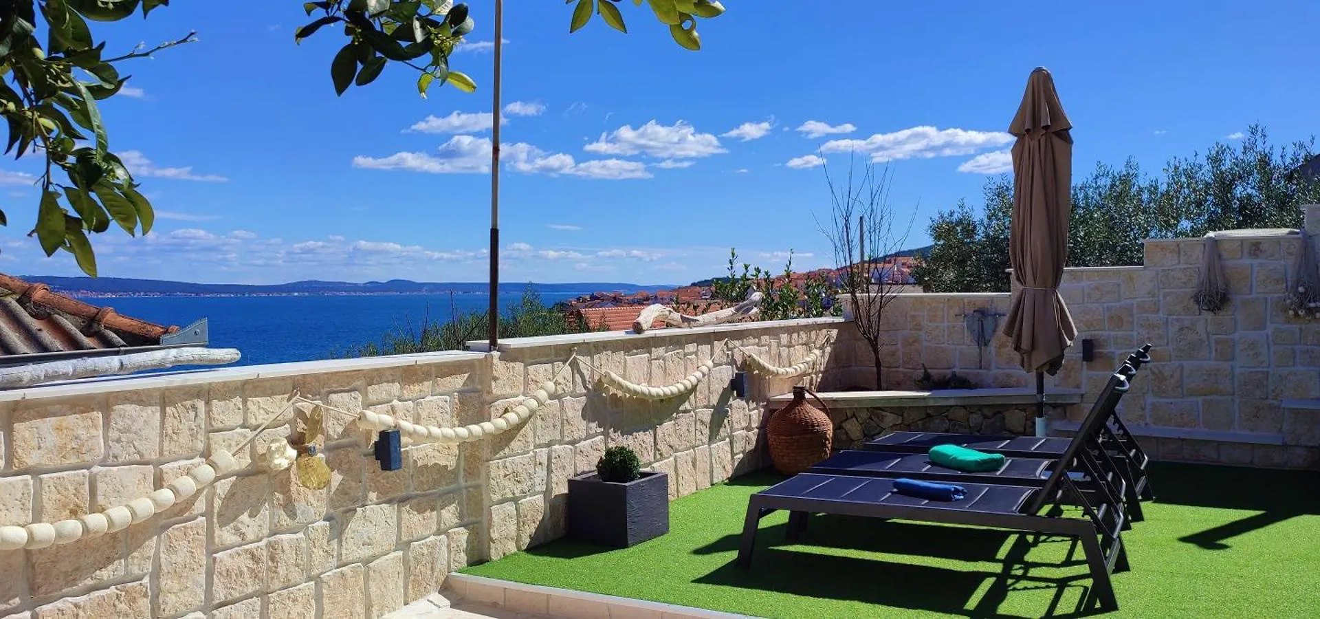 Luxury Sunrise Jacuzzi Apts, 50 M From The Beach Kali