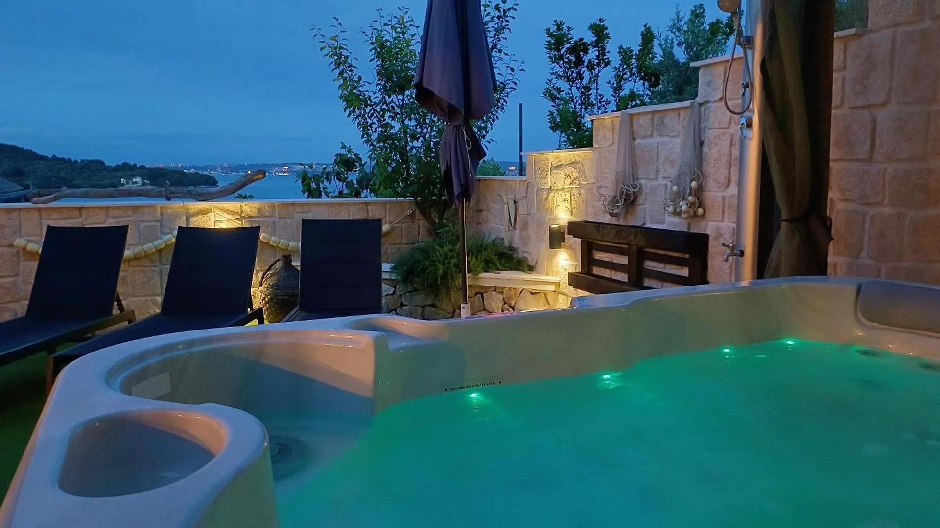 Lägenhet Luxury Sunrise Jacuzzi Apts, 50 M From The Beach Kali